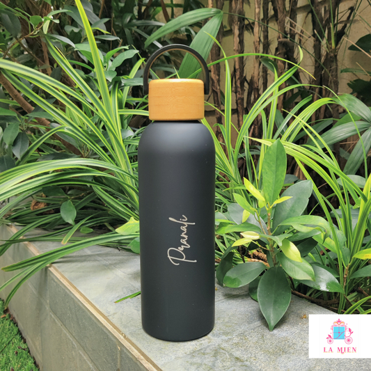black Food-grade 304 stainless steel insulated bottle with bamboo lid and carry handle – keeps drinks hot and cold