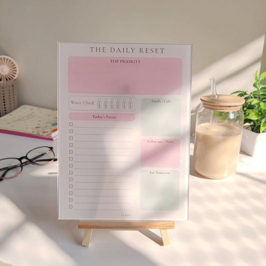 Clutter-free reusable acrylic planner designed for a minimalist lifestyle, helping organise daily tasks with calm clarity.