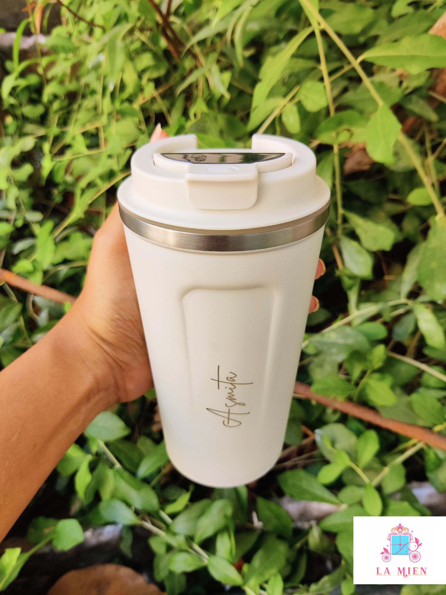 Portable hot and cold travel tumbler ideal for office, gym, commuting, and travel.