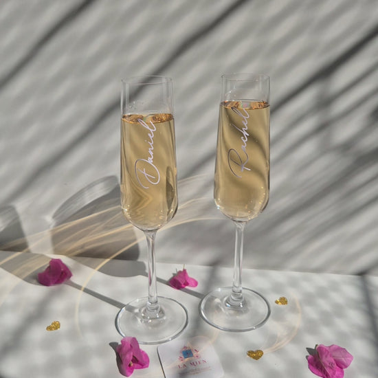 personalised champagne glass set

champagne glasses for couples

Valentine date night gift