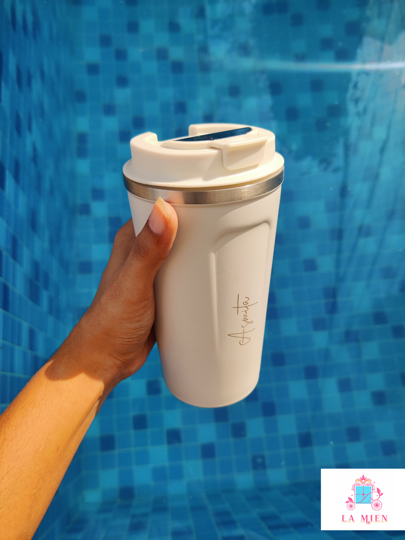 Double-wall stainless steel travel tumbler spill-proof design Stylish